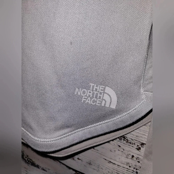 North Face Shirt Gray Size Medium Activewear Flashdry Gorpcore Camp - Picture 3 of 6